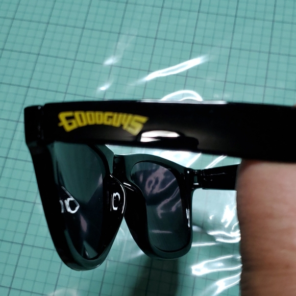 Sun glasses🏷 - Picture 2 of 6